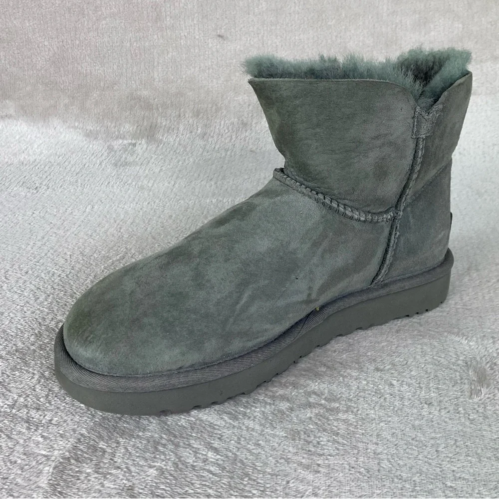 UGG Classic Mini II Boots Womens Size 7‎ Gray Suede Shearling *MISMATCH*